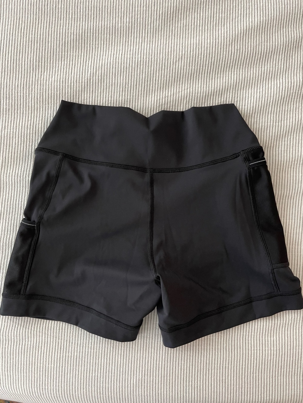 Women's Black Core Half Tight Size Medium - Picture 2 of 3